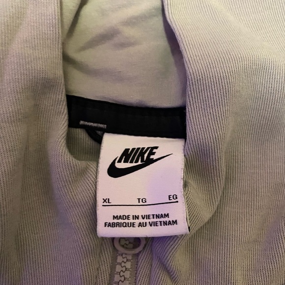 Grey and black Nike tech - Picture 3 of 4